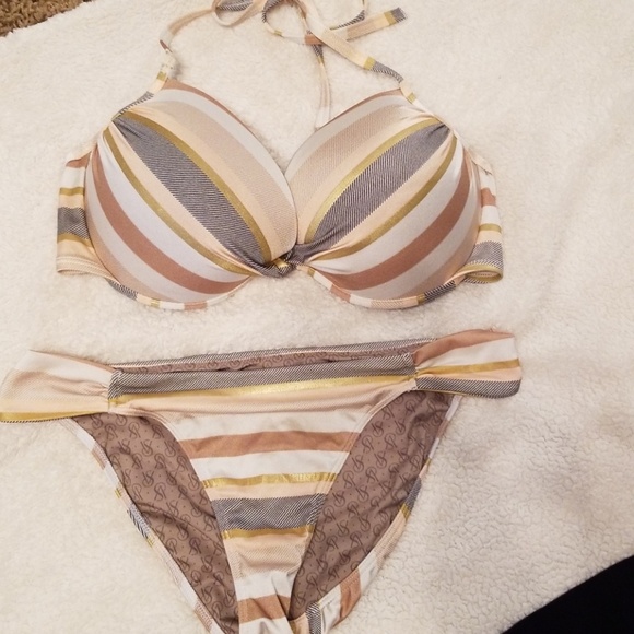 StripedVictoria secret bikini 34DD/MEDIUM bottoms - Picture 4 of 4